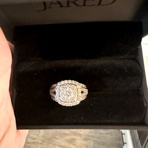 Jared 2 karat diamond engagement ring